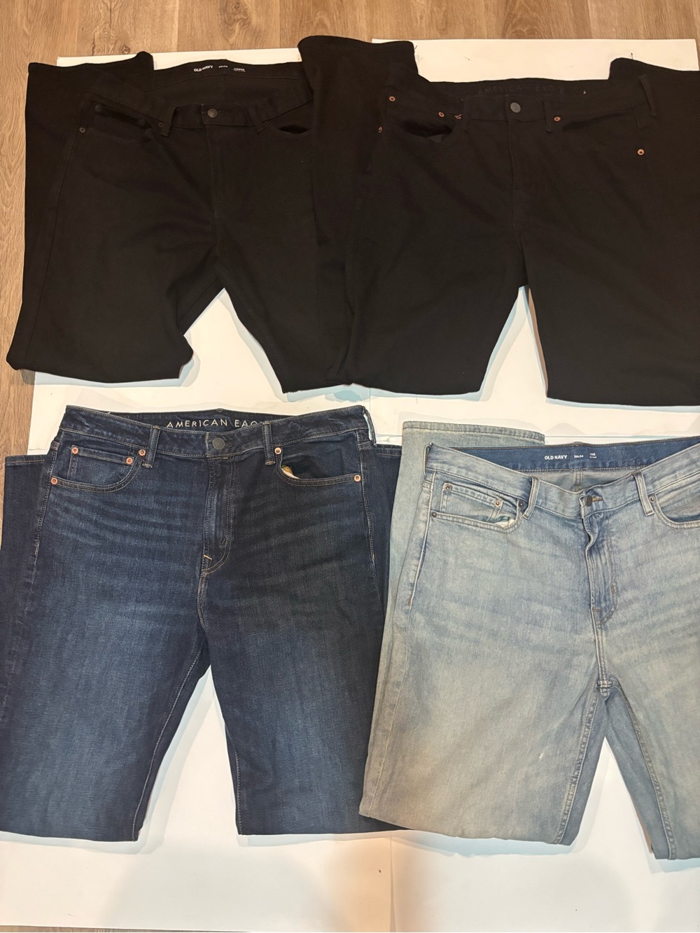 Lot of 4 Men’s Jeans Pants Old Navy American Eagle 34x36 36x34 Black Blue Denim